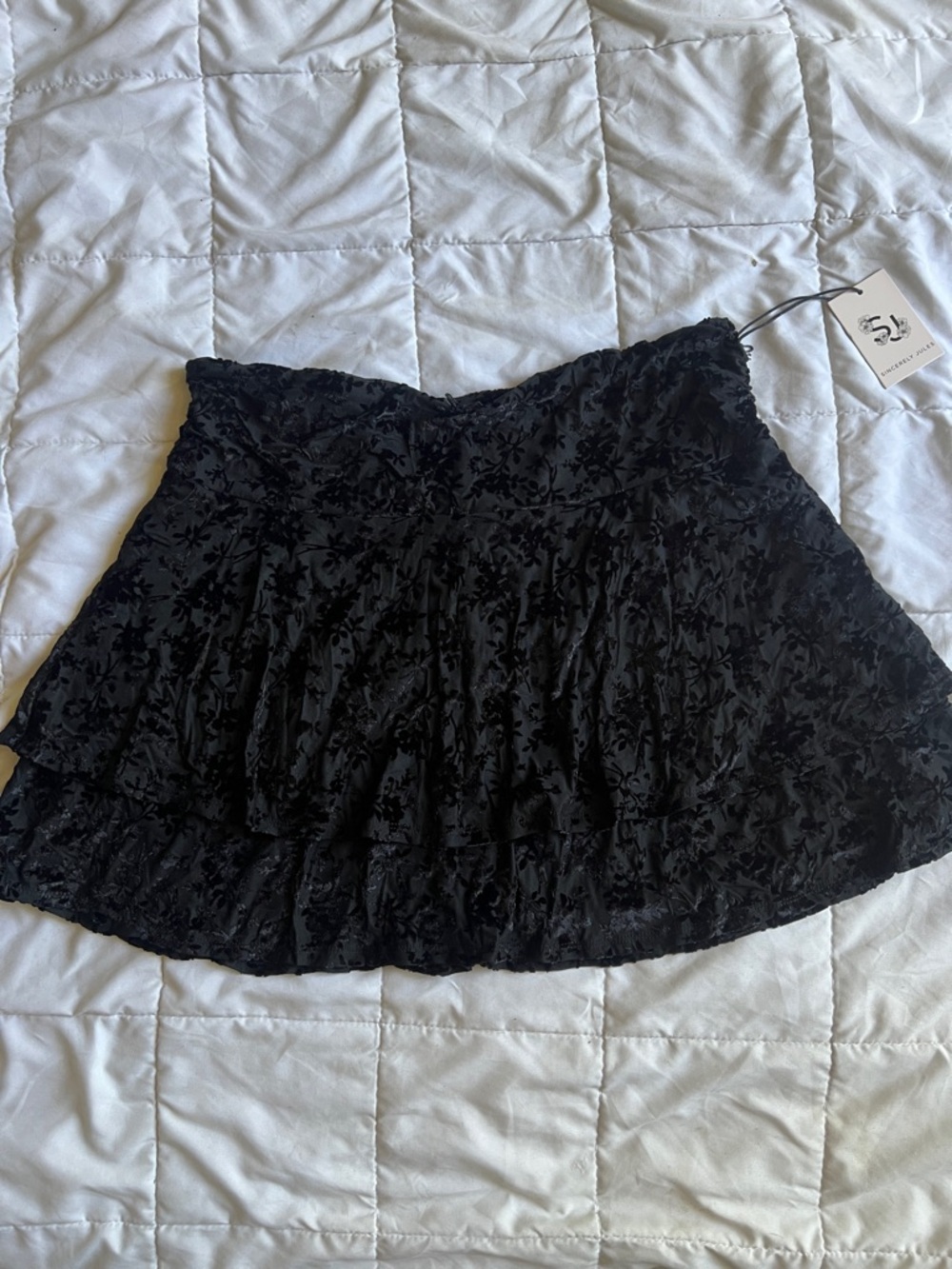 SINCERLY JULES BLACK VELVET FLOWERY RUFFLE LAYERED SKIRT